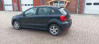 Volkswagen Polo 1.4 TDI DPF Euro6 Climatecontrol Frontradar-Remasist Stoelverwarming Regensensor leren stuurwiel mistlampen Elektrische ramen Elektrische-spiegels met verwarming Centrale vergrendeling met afstandsbediening Start-Stop systeem Radio usb 15 inch Velgen picture 4
