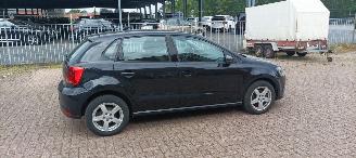Volkswagen Polo 1.4 TDI DPF Euro6 Climatecontrol Frontradar-Remasist Stoelverwarming Regensensor leren stuurwiel mistlampen Elektrische ramen Elektrische-spiegels met verwarming Centrale vergrendeling met afstandsbediening Start-Stop systeem Radio usb 15 inch Velgen picture 9