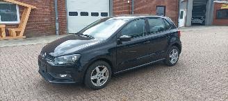 Volkswagen Polo 1.4-TDI Klimaautomatik Regensensor leren stuurwiel mistlampen Front-Radar Brake Assist Elektrische ramen Elektrische-spiegels met verwarming Centrale vergrendeling met afstandsbediening Start-Stop systeem 15-inch velgen 2016/3