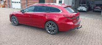 Mazda 6 4x4  Automatik Navi Led koplampen led achterlichten Headup Leren Sportstoelen Memory keyless Entry Blindspot Drivelane cruisecontrol met radar Stoelverwarming Lichtautomaat Regensensor Bose Soundsystem 19-inch velgen trekhaak picture 9
