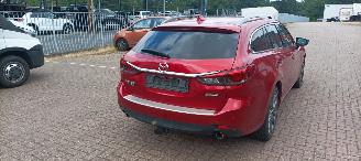 Mazda 6 4x4  Automatik Navi Led koplampen led achterlichten Headup Leren Sportstoelen Memory keyless Entry Blindspot Drivelane cruisecontrol met radar Stoelverwarming Lichtautomaat Regensensor Bose Soundsystem 19-inch velgen trekhaak picture 6