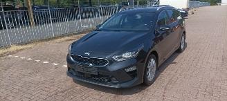 Kia Ceed Sportswagon 1.6-CRDI 136pk JBL Dab Navigatie Climatecontrol Leren Sportstoelen -Memory Elektrische-Achterklep Blindspot systeem Achteruitrijcamera Full-Led koplampen Led achterlichten picture 12