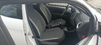 Toyota Aygo Aygo X Facelift 1.0VVT-i 5-deurs Airconditioning Led Dagrijverlichting Led achterlichten Elektrische ramen Elektrische-spiegels met verwarming Centrale vergrendeling met afstandsbediening Hoogglans buiten design picture 12