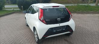 Toyota Aygo Aygo X Facelift 1.0VVT-i 5-deurs Airconditioning Led Dagrijverlichting Led achterlichten Elektrische ramen Elektrische-spiegels met verwarming Centrale vergrendeling met afstandsbediening Hoogglans buiten design picture 4