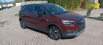 skadebil auto Opel Crossland 1.2-automatik 110pk Navigatie Climatecontrol CruiseControl Stoelverwarming Lichtautomaat Privacyglas Regensensor Leder Sportstoelen Opel -Onstar i-Link 2018/4