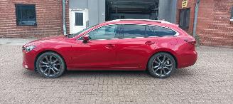 Mazda 6 2.2 Automatik 4x4 Leder Navi Led-Koplampen Led-Achterlichten Stoelverwarming Lichtautomaat Privacyglas keyless Entry picture 3