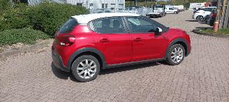 Citroën C3 1.2-benzine Led-Koplampen Led-dagrijverlichting Airconditioning Stoelverwarming cruisecontrol Dab Radio elektrische buitenspiegels met verwarming Elektrische ramen centrale vergrendeling met afstandsbediening Start-Stop systeem Drivelane assistent mistlam picture 3