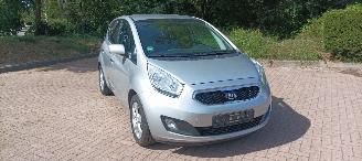 Kia Venga 1.6-16v Benzine Automatik Keyless-entry Climatecontrol Stoelverwarming Privacyglas leren stuurwiel mistlampen Parkeersensoren Trekhaak picture 25