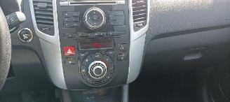 Kia Venga 1.6-16v Benzine Automatik Keyless-entry Climatecontrol Stoelverwarming Privacyglas leren stuurwiel mistlampen Parkeersensoren Trekhaak picture 24