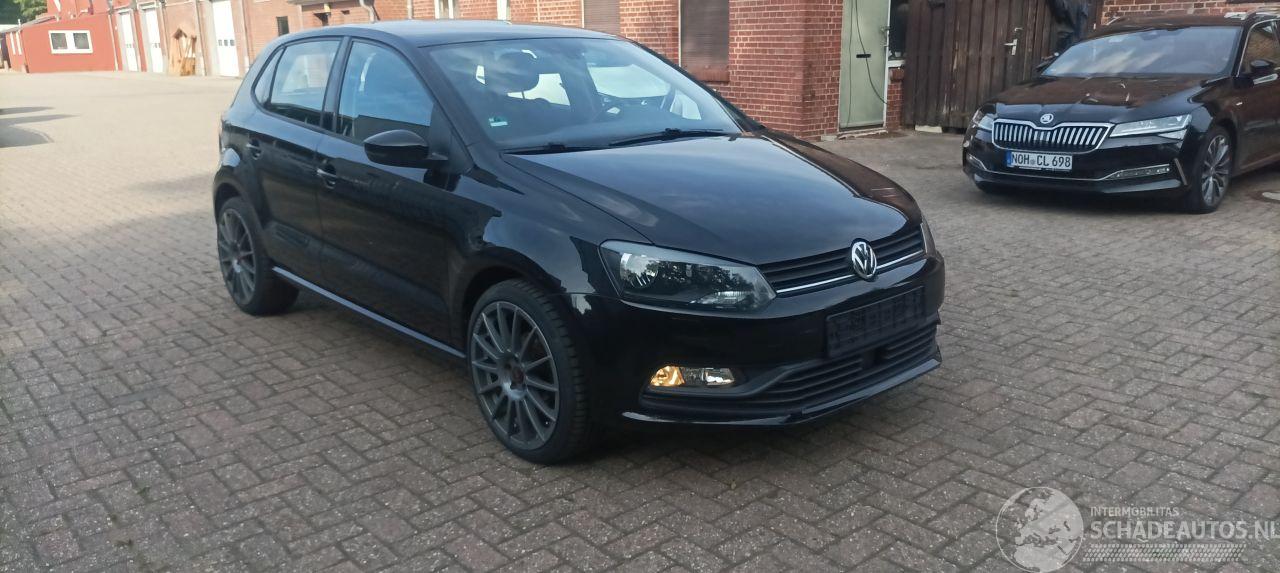 Volkswagen Polo TDI DPF Euro6 Bluemotion Climatecontrol Leder stuurwiel Regensensor StartStop LC9X DeepBlackMagicPearl 18-inch TecWheels