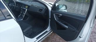 Volvo V-60 Cross Country 5-Cil 2.4 190pk Automatik 4x4 Leder Navi Xenon Led Climatecontrol CruiseControl Stoelverwarming Lichtautomaat Privacyglas Regensensor Trekhaak picture 25