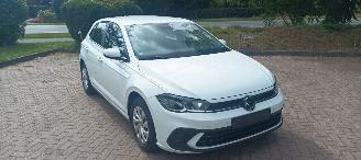 krockskadad bil auto Volkswagen Polo Full-Led koplampen Led-Achterlichten Digitaal Dashboard Stoelverwarming Lichtautomaat cruisecontrol Dab Radio 4xElektrische ramen Elektrische-spiegels met verwarming Parkeersensoren 2026/1