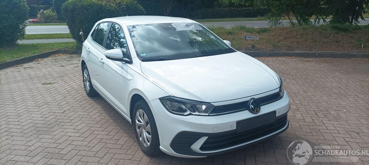 Volkswagen Polo Full-Led koplampen Led-Achterlichten Digitaal Dashboard Stoelverwarming Lichtautomaat cruisecontrol Dab Radio 4xElektrische ramen Elektrische-spiegels met verwarming Parkeersensoren