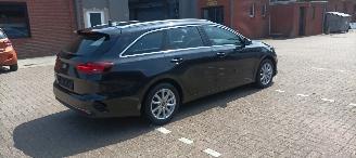 Kia Ceed 1.6Crdi Spirit Exclusieve-Line Full-Led koplampen Led achterlichten Sportstoelen Leder&Memory Navi Dab JBL-Audio Keyless-entry Blindspot Camera cruisecontrol picture 4