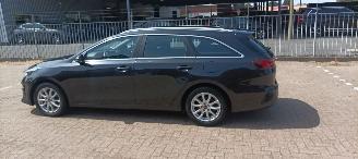 Kia Ceed 1.6Crdi Spirit Exclusieve-Line Full-Led koplampen Led achterlichten Sportstoelen Leder&Memory Navi Dab JBL-Audio Keyless-entry Blindspot Camera cruisecontrol picture 9