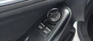 Ford Fiesta 1.5-TDCI Airconditioning Stoelverwarming leren stuurwiel Parkeersensoren picture 14