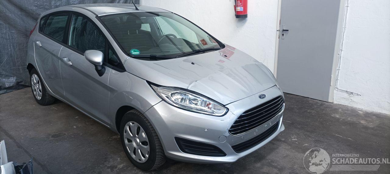 Ford Fiesta 1.5-TDCI Airconditioning Stoelverwarming leren stuurwiel Parkeersensoren