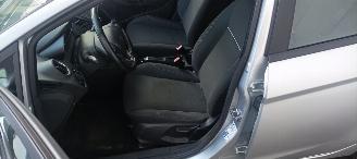Ford Fiesta 1.5-TDCI Airconditioning Stoelverwarming leren stuurwiel Parkeersensoren picture 7