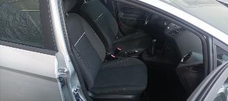 Ford Fiesta 1.5-TDCI Airconditioning Stoelverwarming leren stuurwiel Parkeersensoren picture 10