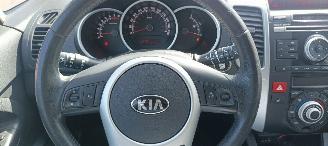 Kia Venga Spirit Edition 1.6-16v Automaat Climatecontrol Stoelverwarming Lichtautomaat Privacyglas keyless Entry trekhaak Parkeersensoren mistlampen 16 inch Sportvelgen Trekhaak picture 21