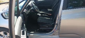 Kia Venga Spirit Edition 1.6-16v Automaat Climatecontrol Stoelverwarming Lichtautomaat Privacyglas keyless Entry trekhaak Parkeersensoren mistlampen 16 inch Sportvelgen Trekhaak picture 18