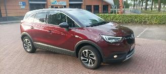 Opel Crossland Innovation uitvoering 1.2 DI Turbo OPF Automaat Navigatie AppleCarPlay Climatecontrol CruiseControl Opel iLink Winterpakket Stoelverwarming stuurwielverwarming Voorruitverwarming Dimmende binnenspiegel Chrome-pakket Parkeersensoren Trekhaak Bi-Color Lak 2018/4