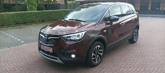 krockskadad bil auto Opel Crossland Bj: 04-2018 1.2-Turbo Automaat Navigatie Climatecontrol CruiseControl Stoelverwarming Lichtautomaat Privacyglas Regensensor Trekhaak Parkeersensoren voor en achter Elektrische ramen 4x elektrische buitenspiegels met verwarming Voorruit met verwarming Led  2018/4