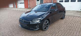 Vaurioauto  passenger cars Opel Corsa Bj:02-2022 GS-Line 1.2-Turbo Full-Led Led-Achterlichten Digitaal Cockpit Sport-modus Climatecontrol CruiseControl Stoelverwarming stuurwiel met verwarming Privacy glas 4xElektrische ramen Elektrische-spiegels Blindspot systeem Achteruitrijcamera Dimmende 2022/2