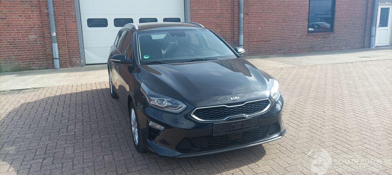 Kia Ceed Bj:09-2018 1.6-Diesel 136pk Full-Led koplampen Navi Leder Memory Sportstoelen Blindspot Drivelane JBL sound 4xStoelverwarming elektrische achterklep Automatische inparkeren keyless Entry Blindspot
