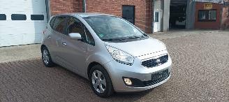 Kia Venga Bj:08-2013 Automatik 1.6-16v 125pk Climatecontrol Stoelverwarming Lichtautomaat 4xElektrische ramen Elektrische-spiegels met verwarming en automatische inklapbaar Privacyglas keyless Entry trekhaak Parkeersensoren mistlampen Metallic Lak picture 9