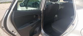 Kia Venga Bj:08-2013 Automatik 1.6-16v 125pk Climatecontrol Stoelverwarming Lichtautomaat 4xElektrische ramen Elektrische-spiegels met verwarming en automatische inklapbaar Privacyglas keyless Entry trekhaak Parkeersensoren mistlampen Metallic Lak picture 15