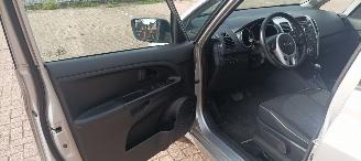 Kia Venga Bj:08-2013 Automatik 1.6-16v 125pk Climatecontrol Stoelverwarming Lichtautomaat 4xElektrische ramen Elektrische-spiegels met verwarming en automatische inklapbaar Privacyglas keyless Entry trekhaak Parkeersensoren mistlampen Metallic Lak picture 12