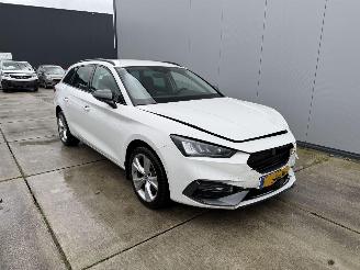 Schadeauto Seat Leon 1.4 TSI eHYBRID PHEV FR Business Intense 2023/10