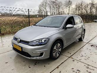 krockskadad bil auto Volkswagen Golf e-Golf  -NAVI-PDC 2019/1
