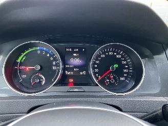 Volkswagen Golf e-Golf  -NAVI-PDC picture 21