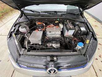 Volkswagen Golf e-Golf  -NAVI-PDC picture 19