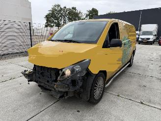 uszkodzony samochody osobowe Mercedes Vito eVito EXTRA LANG 66 kWh  ACTIERADIUS 365 km 2021/10