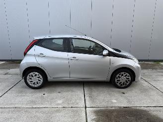 Toyota Aygo 1.0 VVT-i-X-PLAY-AIRCO picture 7