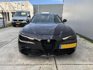 Alfa Romeo Giulia 2.0T Super 200PK - NAVI - KEYLESS - CAMERA - LEDER picture 14