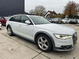 Vaurioauto  passenger cars Audi A6 allroad 3.0 TDI QUATRO AUTOMAAT 204 PK -NAVI-PANO-PDC 2014/7