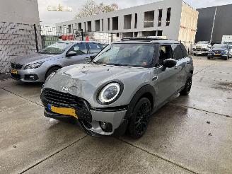 krockskadad bil auto Mini Clubman 1.5 Cooper Buss Edition PANO-KEYLESS-NAVI-LED 2022/9