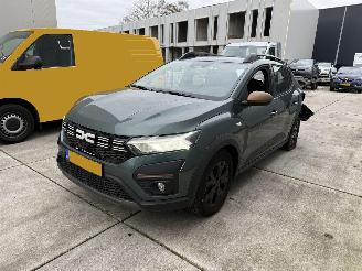 krockskadad bil auto Dacia Sandero 1.1 TCE 110 Extreme -NAVI-PDC 2024/9