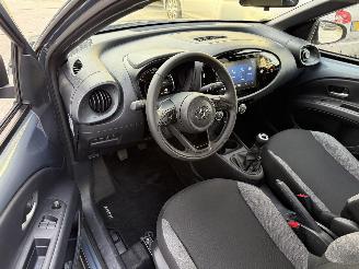Toyota Aygo AYGO X 1.0 VVT-i MT PLay -CAMERA-NAVI-PDC-CRUISE picture 3