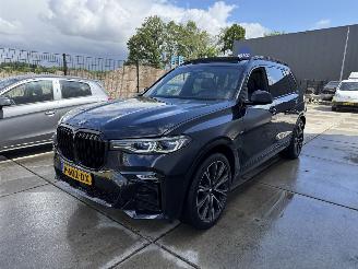 skadebil auto BMW X7 xDRIVE 40i High Executive 7pers-PANO-LEDER-360 CAMERA-4 WIEL BESTURING 2022/2