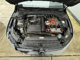 Volkswagen Golf 1.4 eHybrid PHEV STYLE 204PK - NAVI - IQ LIGHT - PDC picture 14