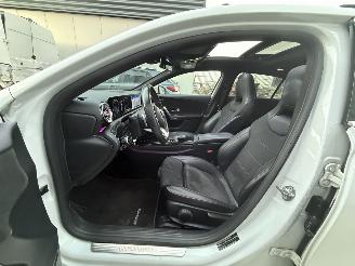 Mercedes A-klasse 200 Business Solution AMG-CAMERA-PANO-NAVI-PDC picture 9