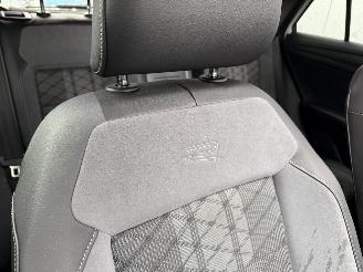 Volkswagen T-Roc 1.5 TSI R-LINE DSG-PANO-CAMERA-NAVI-PDC picture 12