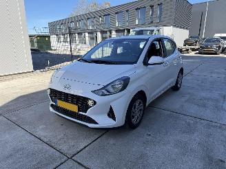 krockskadad bil auto Hyundai I-10 1.0 Comfort AIRCO - CENTRALE DEURVERGRENDELING - LED 2023/4