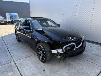 BMW 3-serie 330e High Executive M HUD - SCHUIFDAK - KEYLESS picture 2