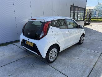 Toyota Aygo 1.0 VVT-i x-Play Limited AIRCO - CENTRAAL - LED picture 5